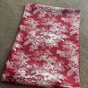 Pottery Barn White & Red Floral Toile Fabric Table Runner – 106” x 18.25”